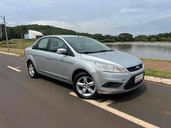 FORD FOCUS 2.0 GHIA 16V GASOLINA 4P MANUAL FORD FOCUS 2.0 GHIA 16V GASOLINA 4P MANUAL